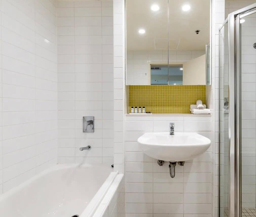 Glenelg Oasis, Pool, Gym, Spa & Sauna, Free Parking, City Views エクステリア 写真